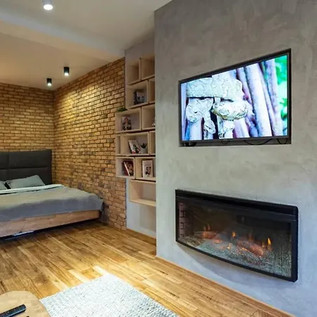 Διαμέρισμα Loft Near Smart Plaza Polytech, Center *